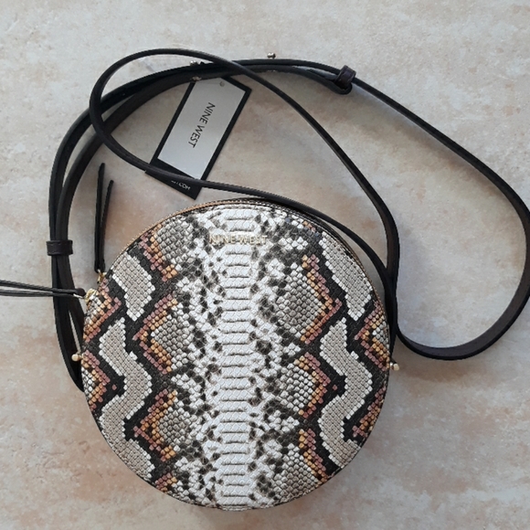 Nine West Handbags - Nine West round crossbody bag